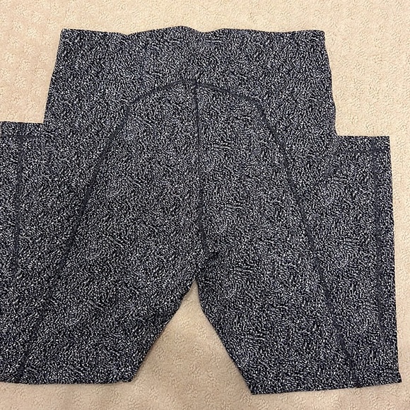 Athleta Ultimate Stash Teztured 7/8 Tight - Picture 4 of 5